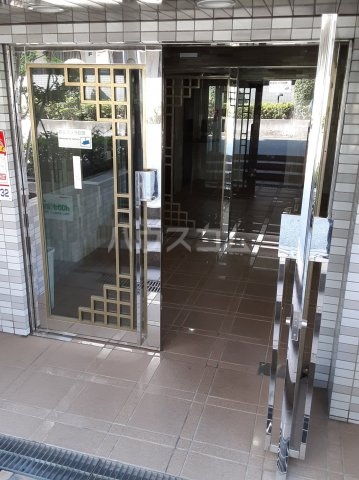 22/30 エントランス