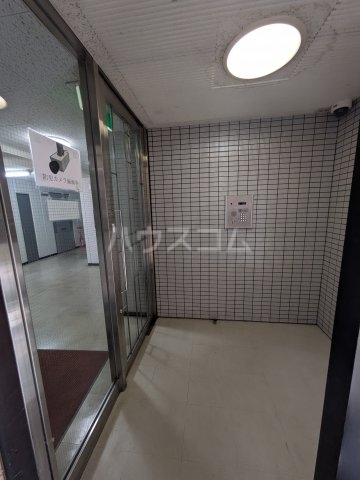 28/30 エントランス