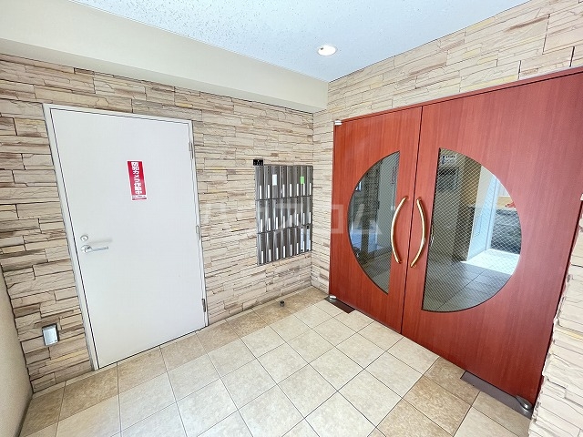 21/21 エントランス