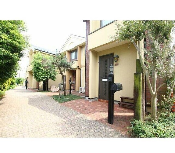 23/30 エントランス