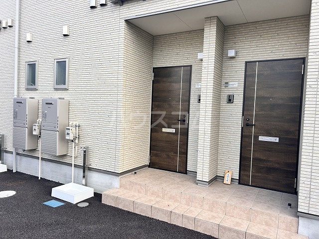 28/30 エントランス