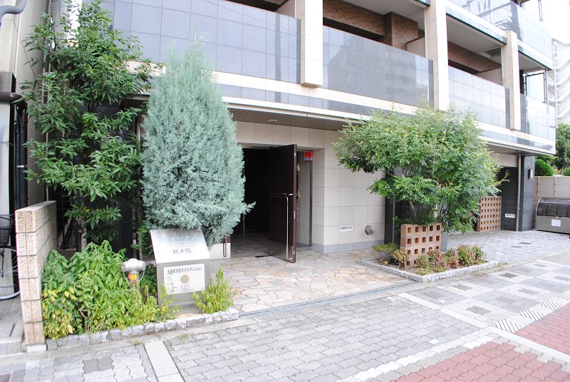 24/30 エントランス