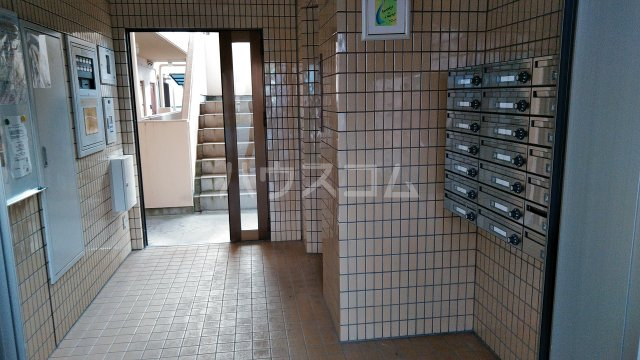 25/30 エントランス