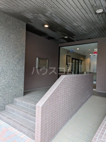 26/30 エントランス