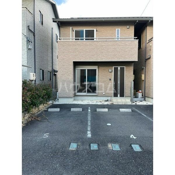 15/15 駐車場