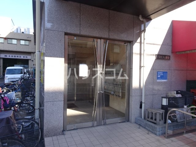 21/30 エントランス