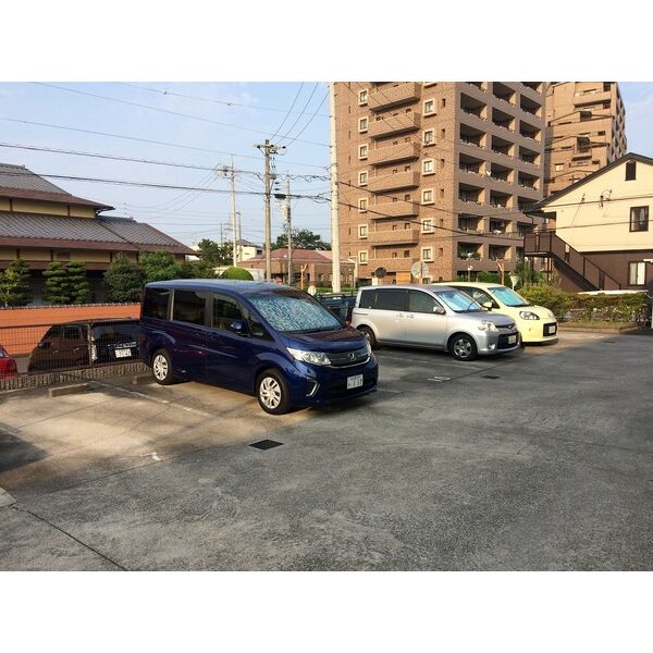 18/26 駐車場