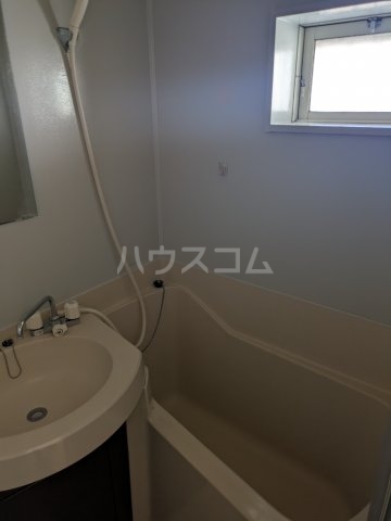 13/30 浴室