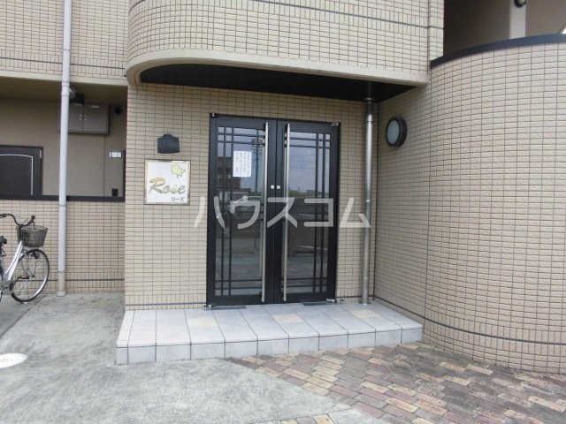 22/26 エントランス