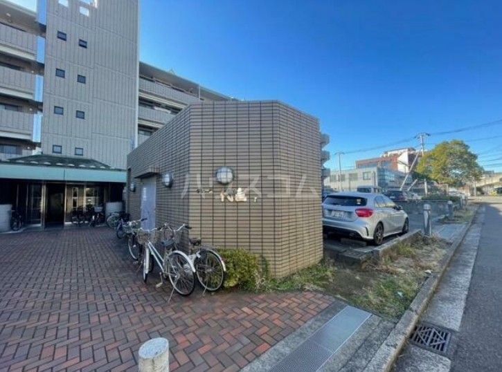 13/13 エントランス