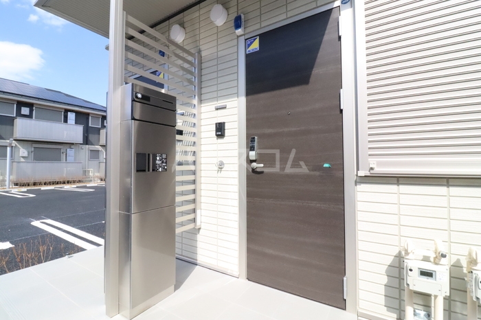 27/30 エントランス