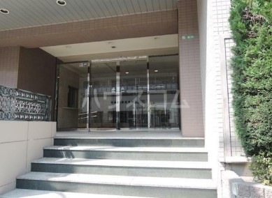 22/30 エントランス