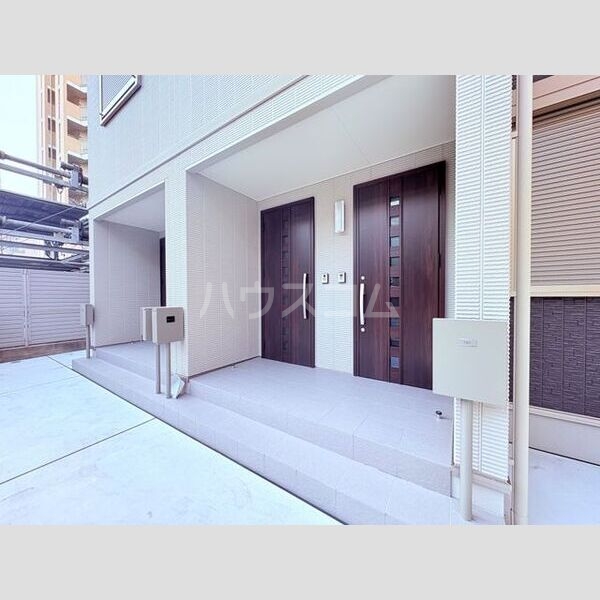 16/27 エントランス