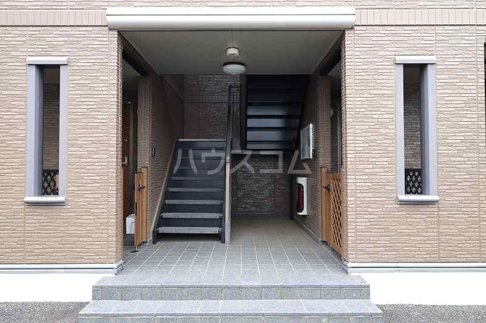 13/19 エントランス