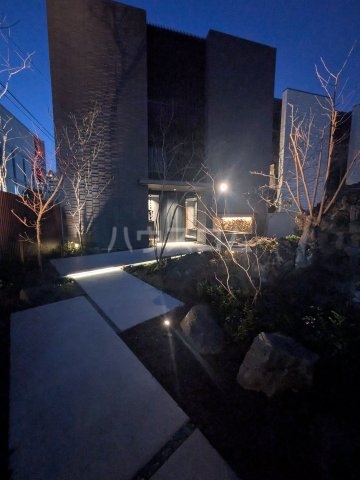 27/30 エントランス