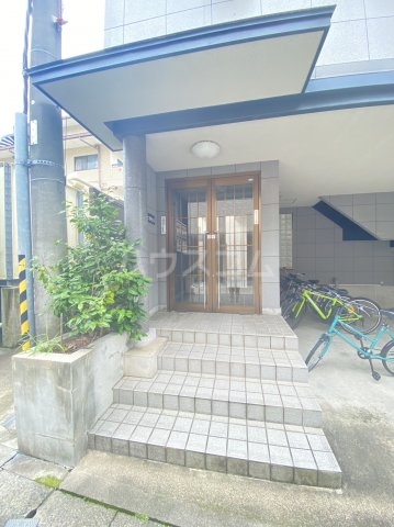 19/28 エントランス