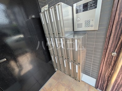 25/30 エントランス