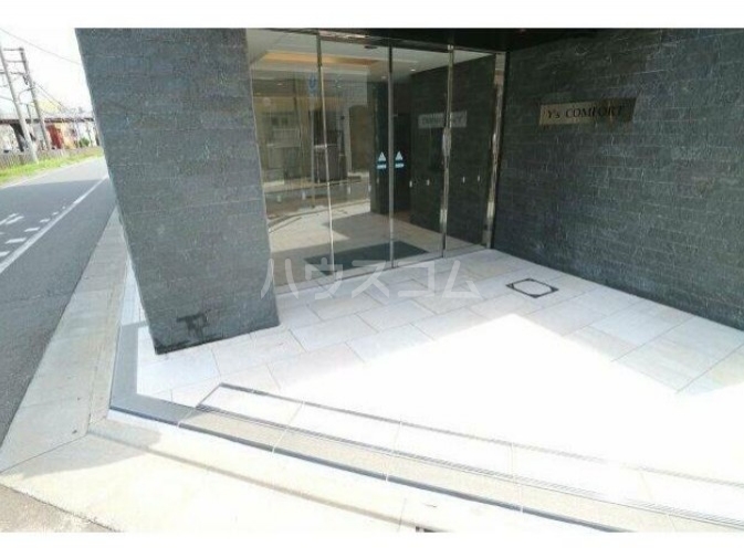 19/23 エントランス