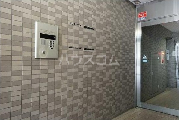 16/25 エントランス