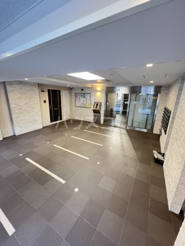 26/30 エントランス