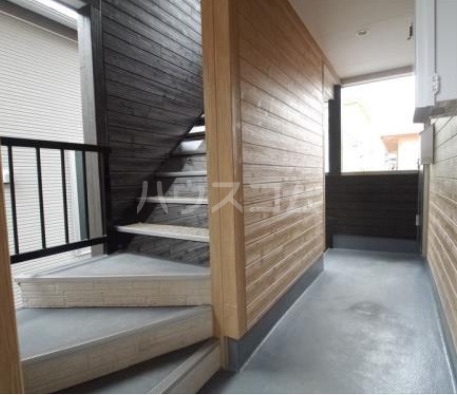 15/23 エントランス