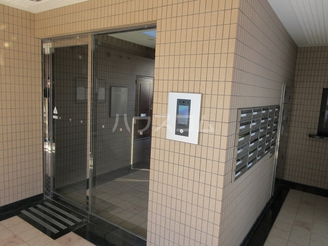 25/30 エントランス