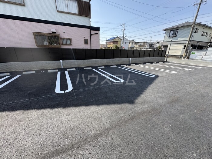 27/30 駐車場