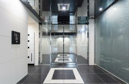 22/30 エントランス