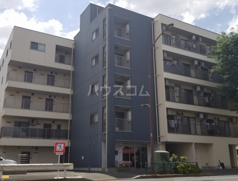 13/16 エントランス