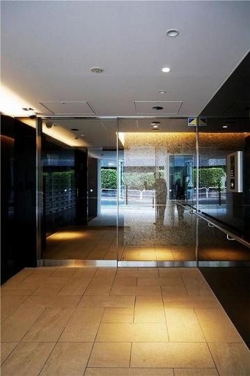 13/17 エントランス