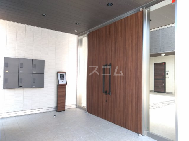 22/22 エントランス