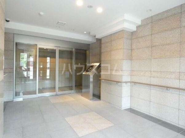 21/28 エントランス