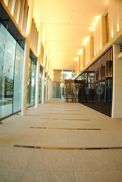 18/28 エントランス