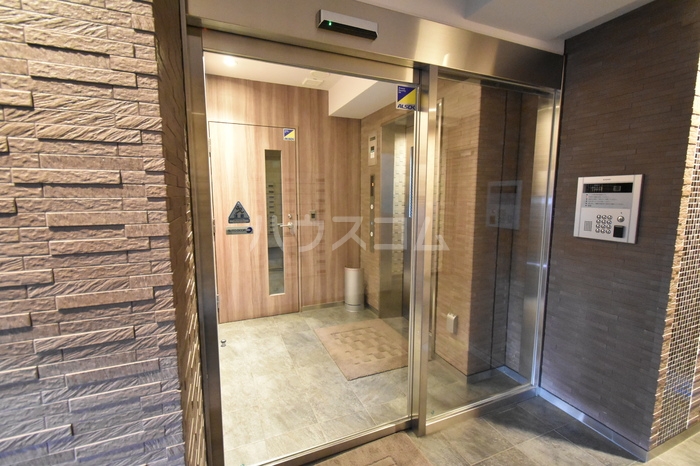 19/29 エントランス