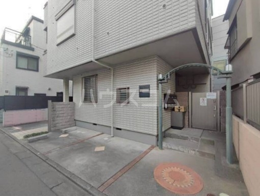 21/29 エントランス