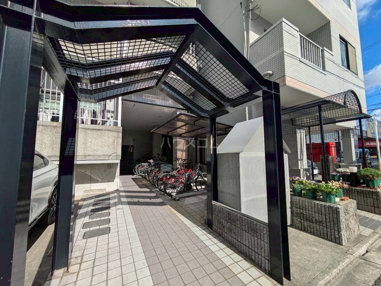 17/26 エントランス