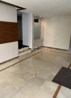 26/30 エントランス