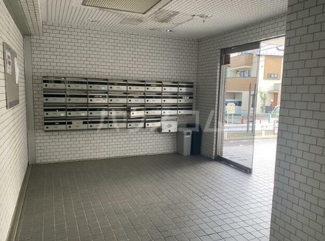 16/26 エントランス