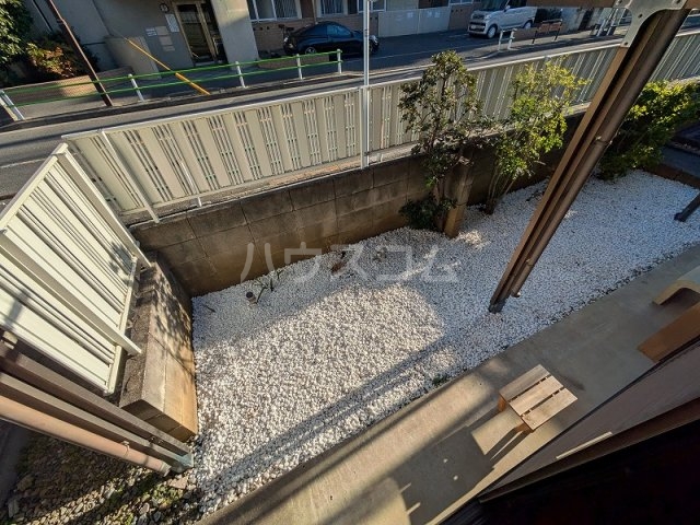 18/27 バルコニー