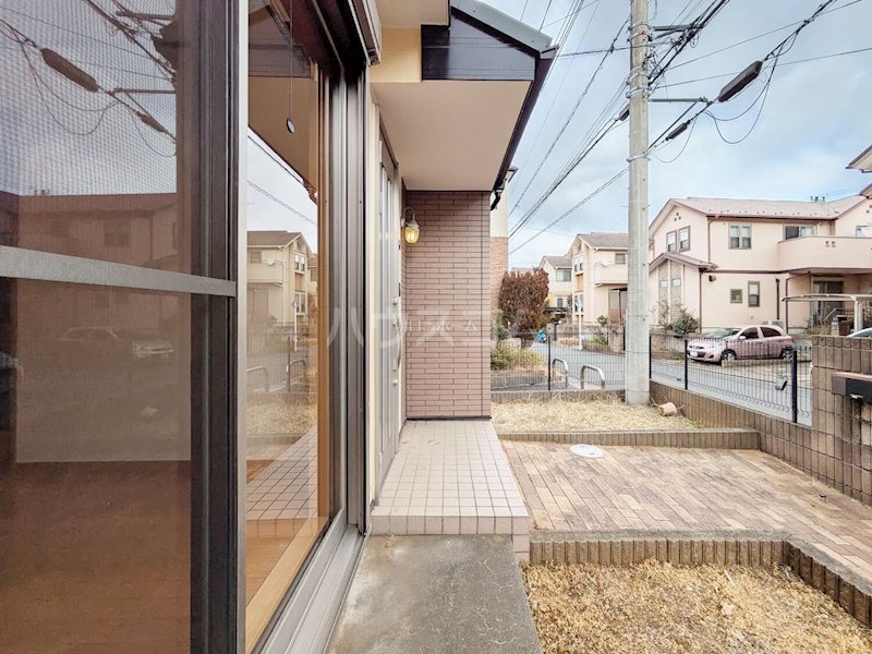 23/25 エントランス