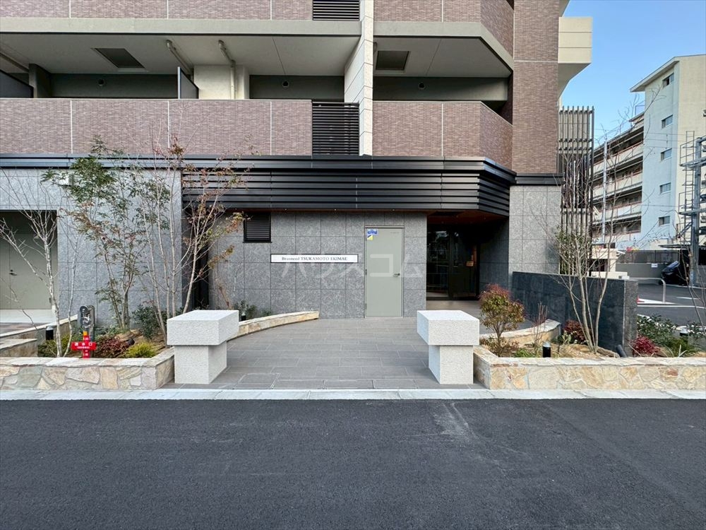 28/30 エントランス