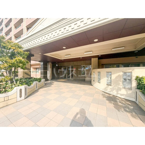 16/25 エントランス