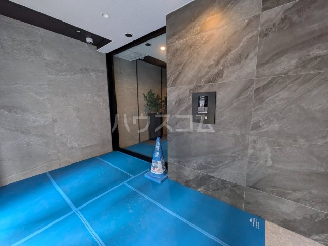 25/30 エントランス