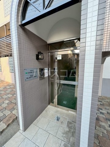 16/21 エントランス