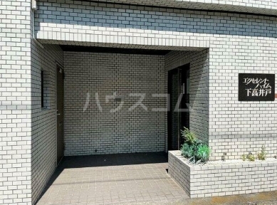 22/27 エントランス