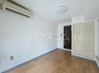 23/27 エントランス