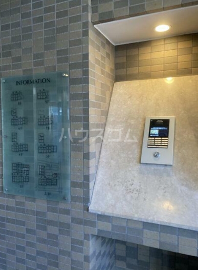 20/29 エントランス