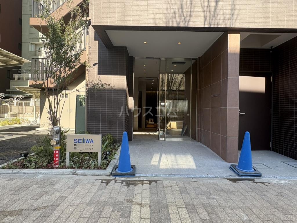 17/27 エントランス