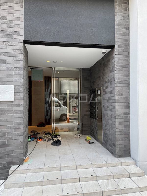 20/30 エントランス