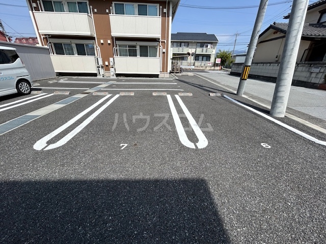 2/2 駐車場